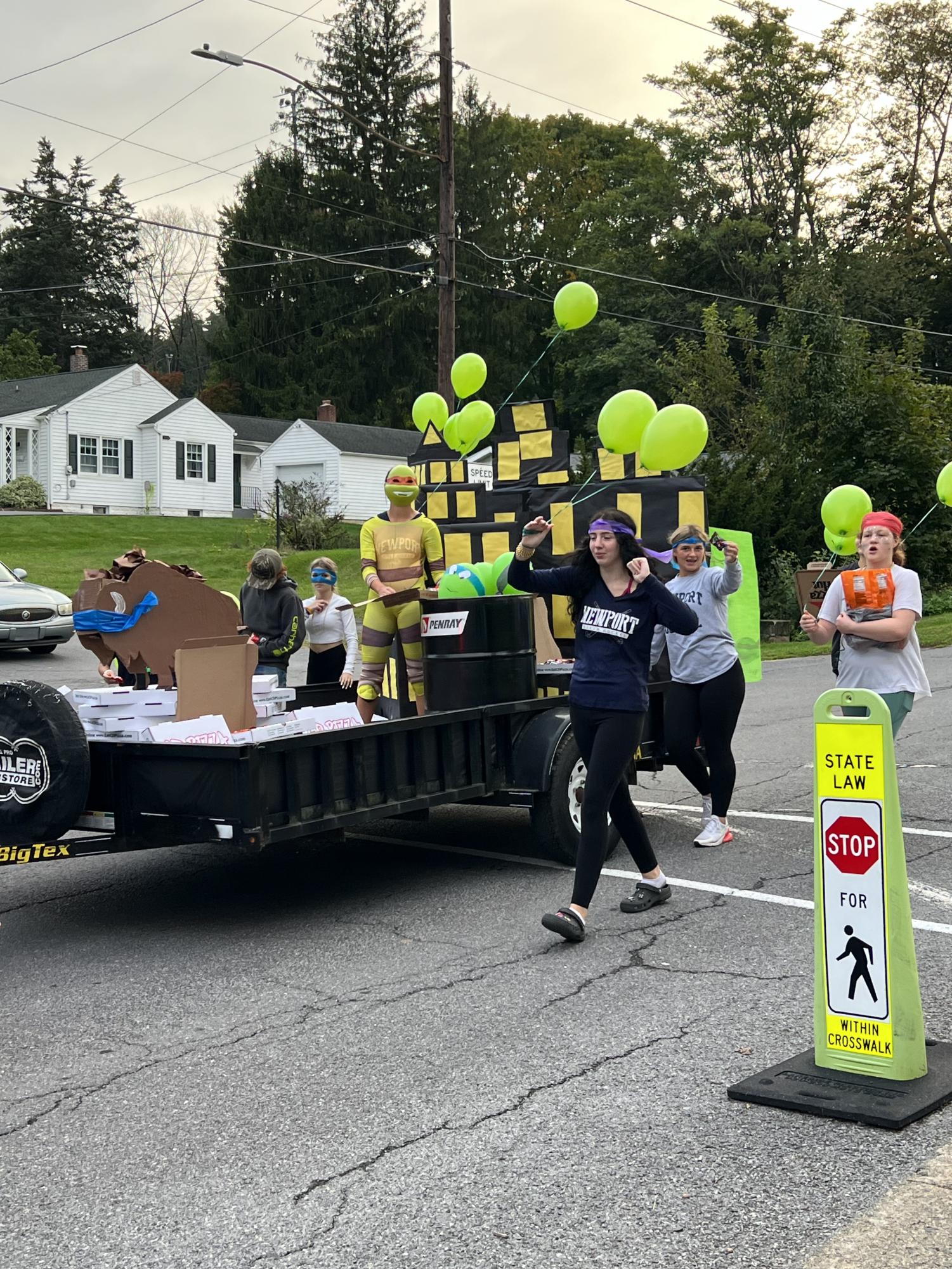 The freshman, in their first attempt, won the class float contest sponsored by Student Council.